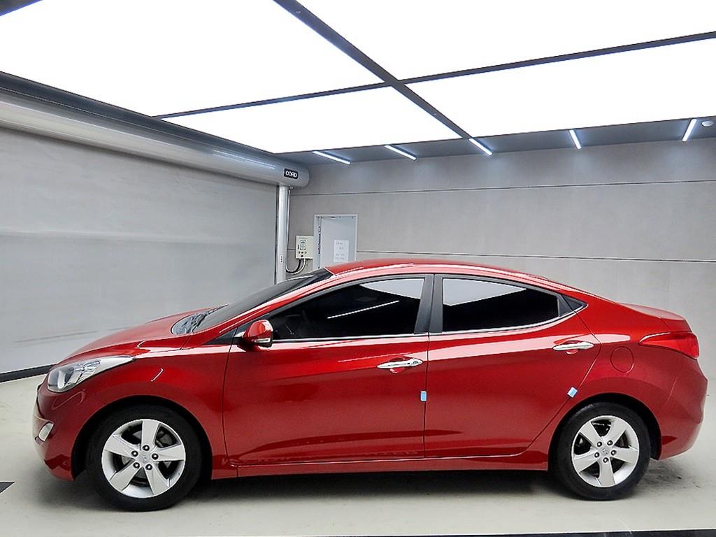 HYUNDAI Avante - Vista 4