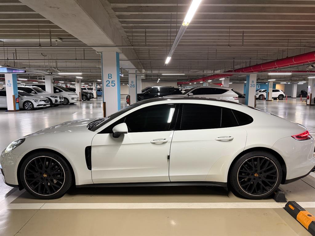 Porsche Panamera - Vista 3