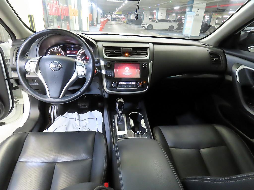 Nissan Altima - Vista 10