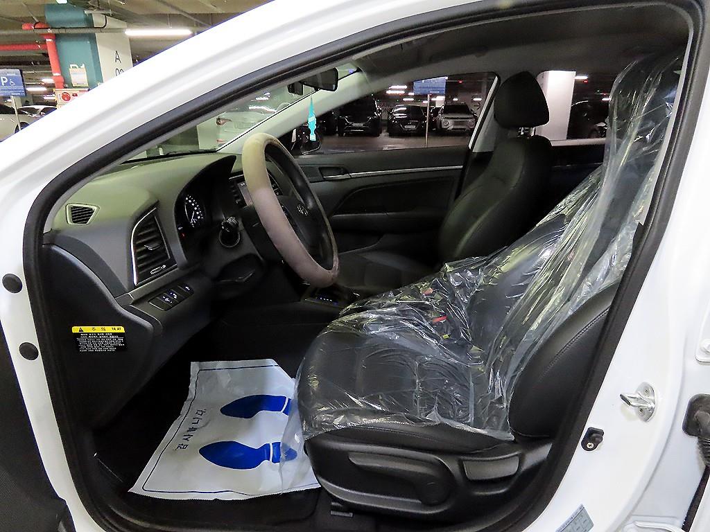 HYUNDAI Avante - Vista 6