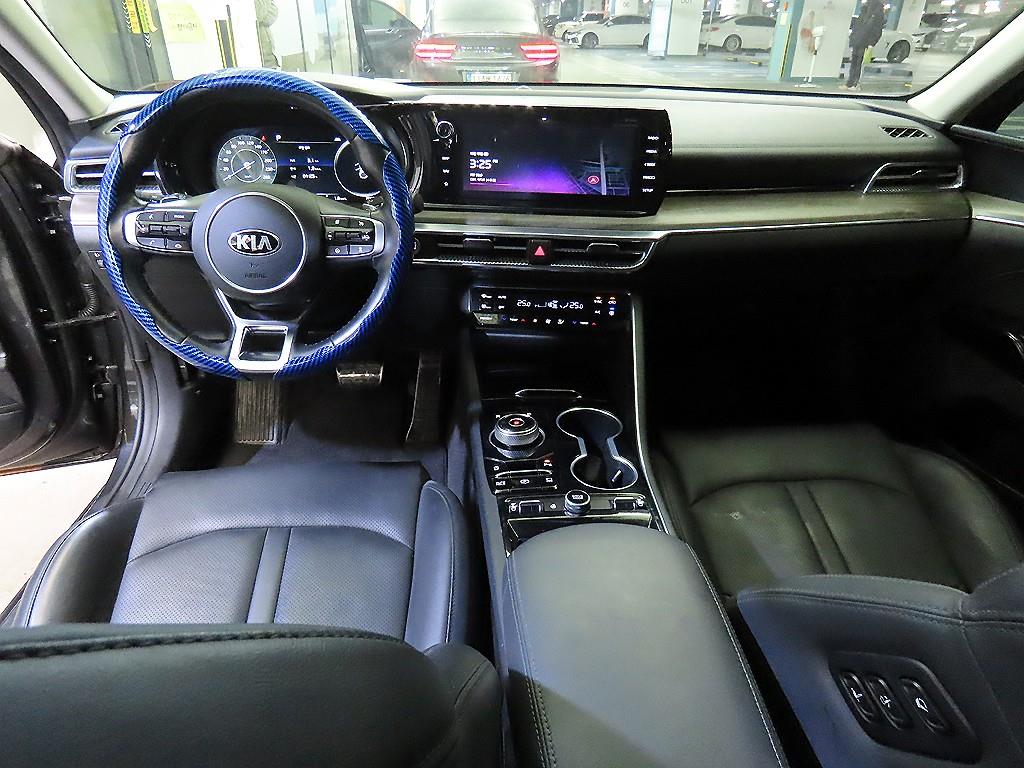 KIA K5 - Vista 10
