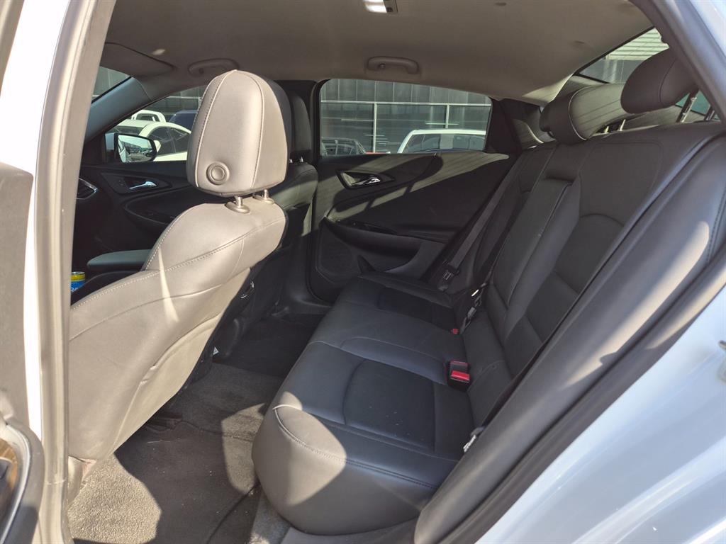 Chevrolet Malibu - Vista 10