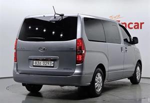 HYUNDAI Starex - Vista 4