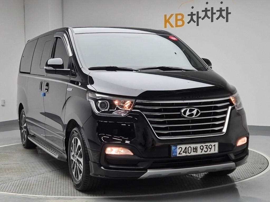 HYUNDAI Starex - Vista 4