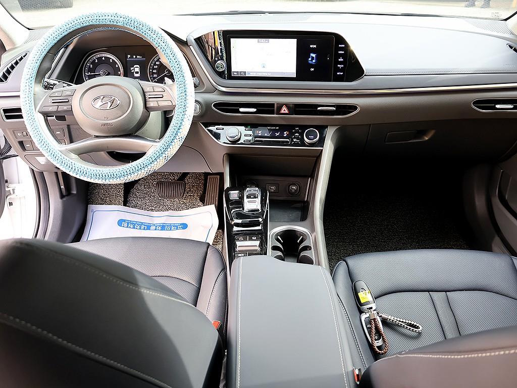 HYUNDAI Sonata - Vista 9