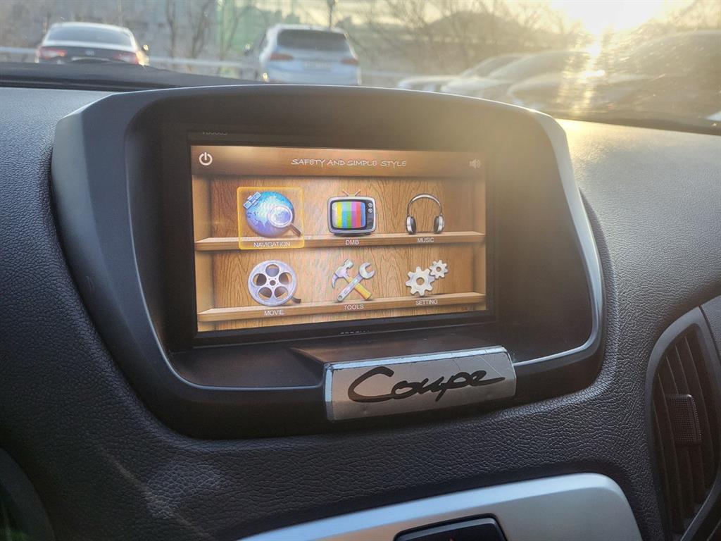 HYUNDAI Genesis - Vista 9