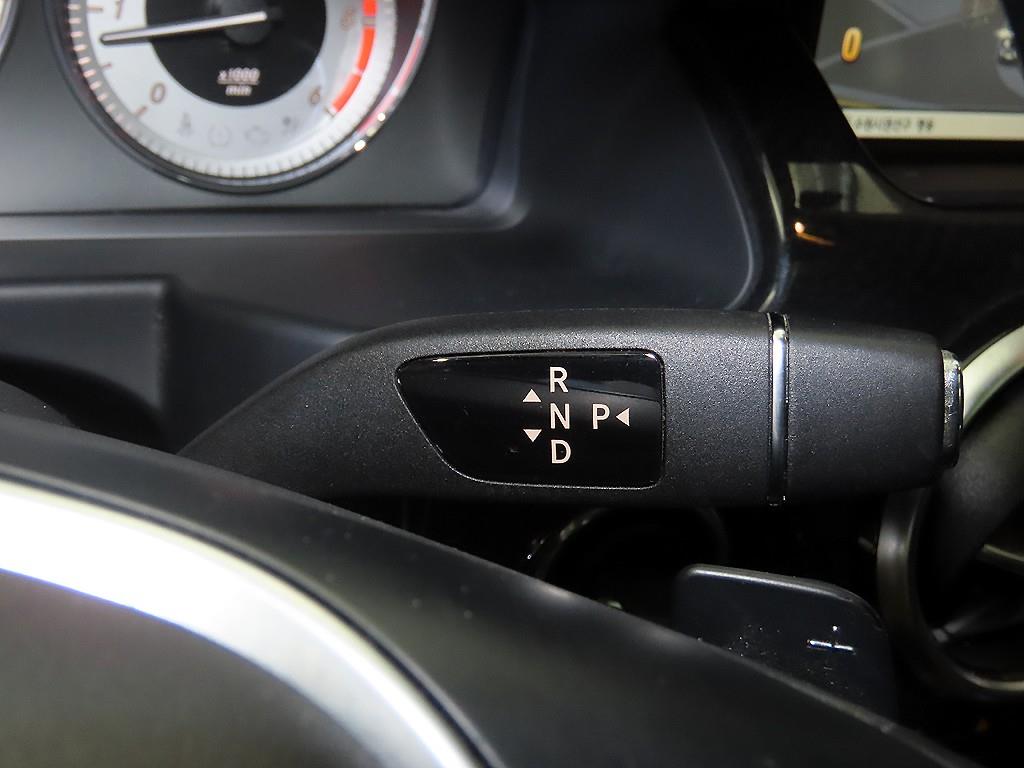 Mercedes Benz GLK Class - Vista 12