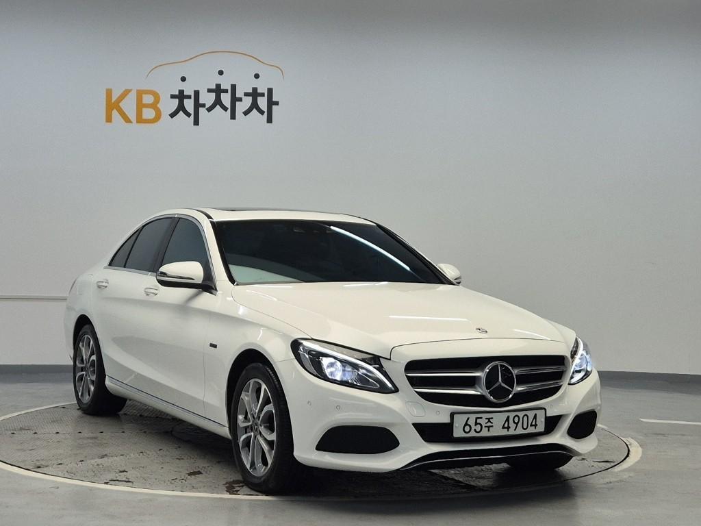 Mercedes Benz C Class - Vista 4