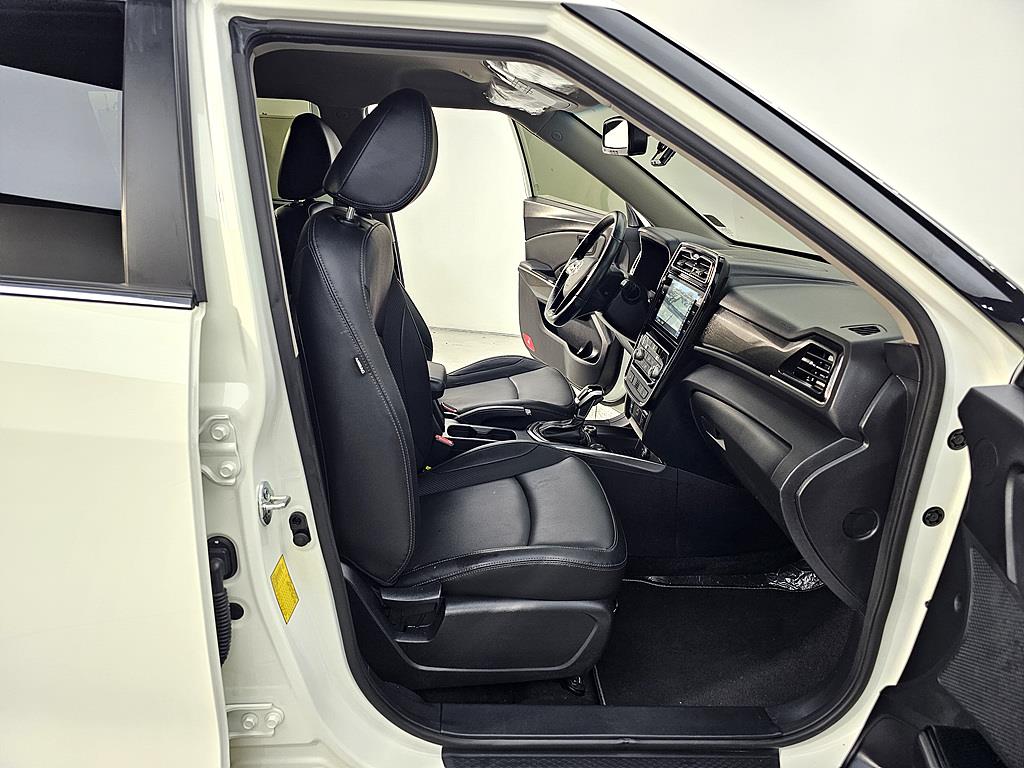 Ssangyong Tivoli - Vista 5