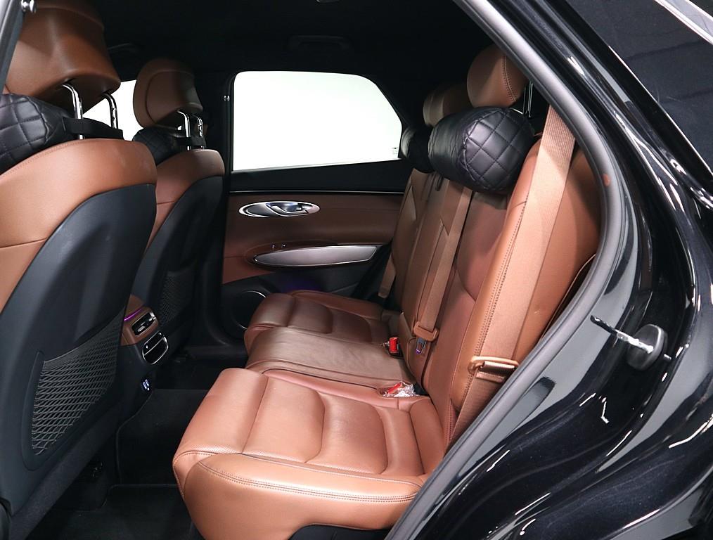 Genesis GV70 - Vista 10