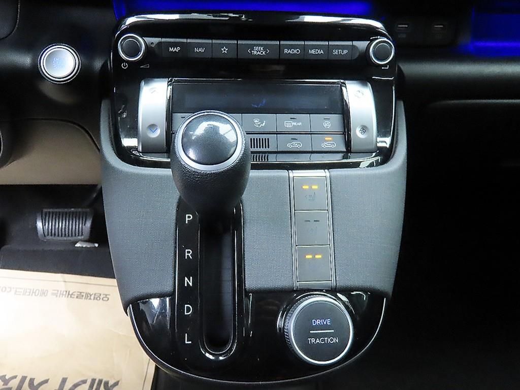 HYUNDAI Casper - Vista 10