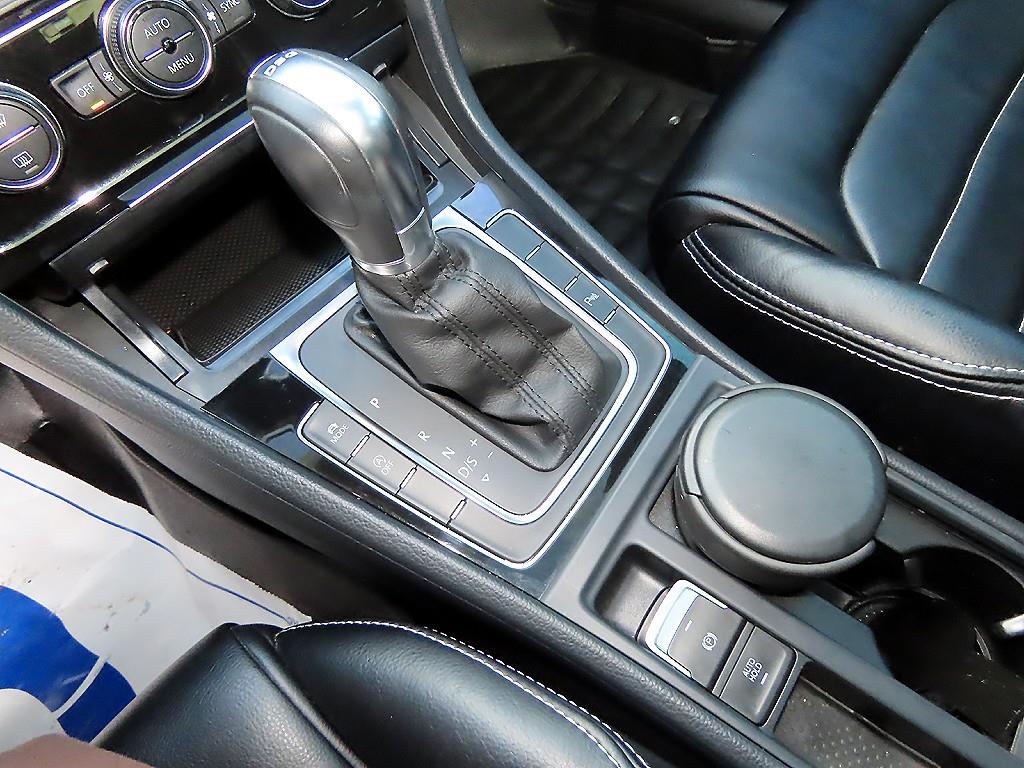 Volkswagen Golf - Vista 10