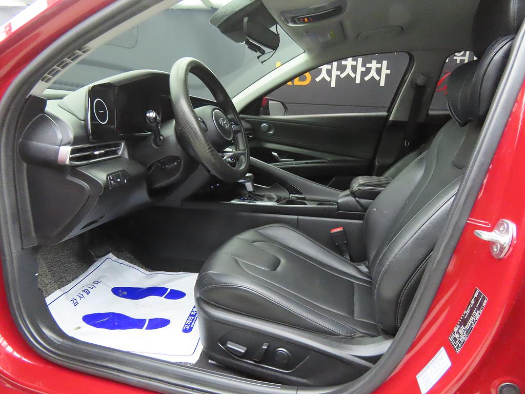 HYUNDAI Avante - Vista 5