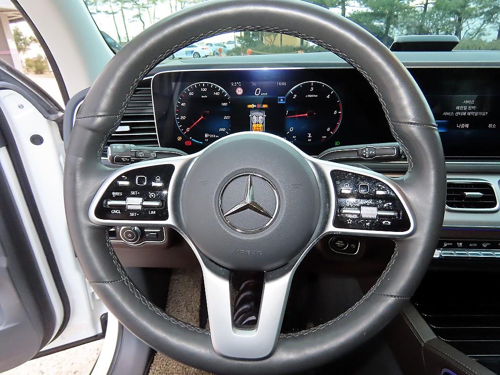 Mercedes Benz GLE Class - Vista 8