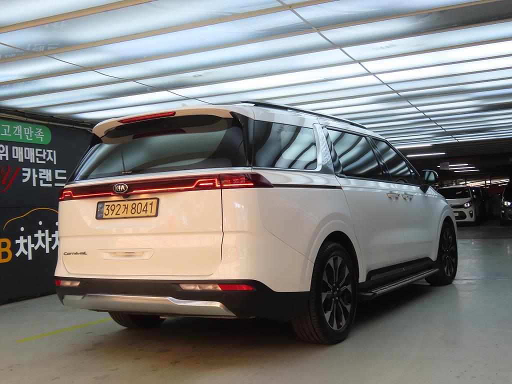 KIA Carnival - Vista 4