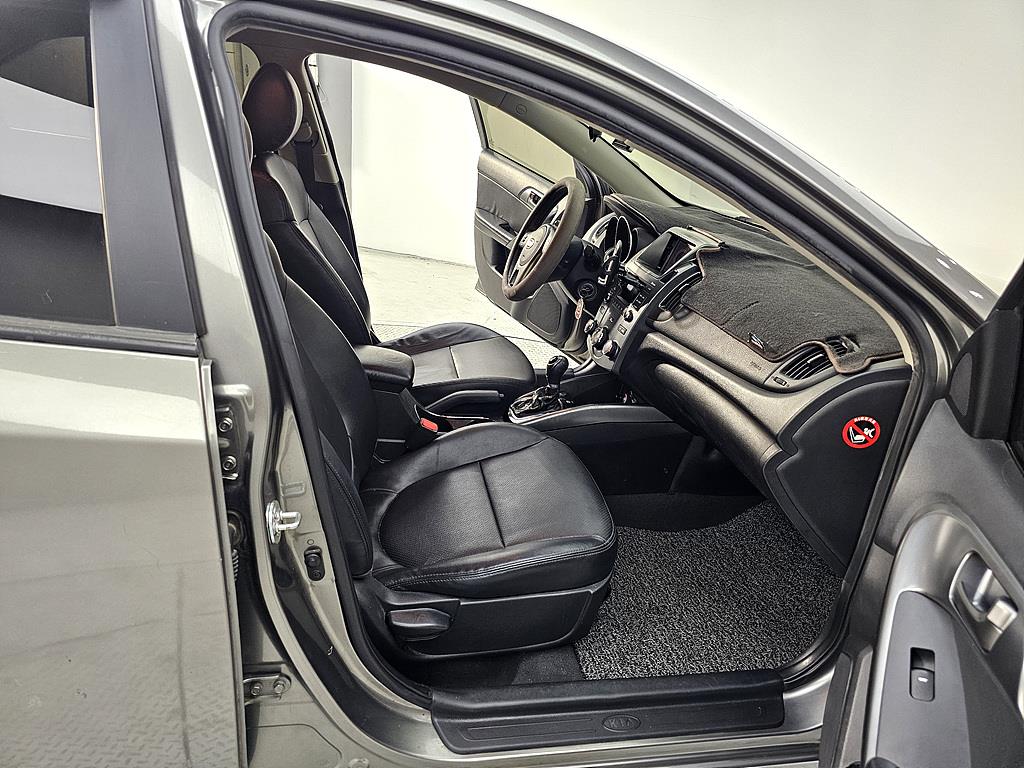 KIA Forte - Vista 11