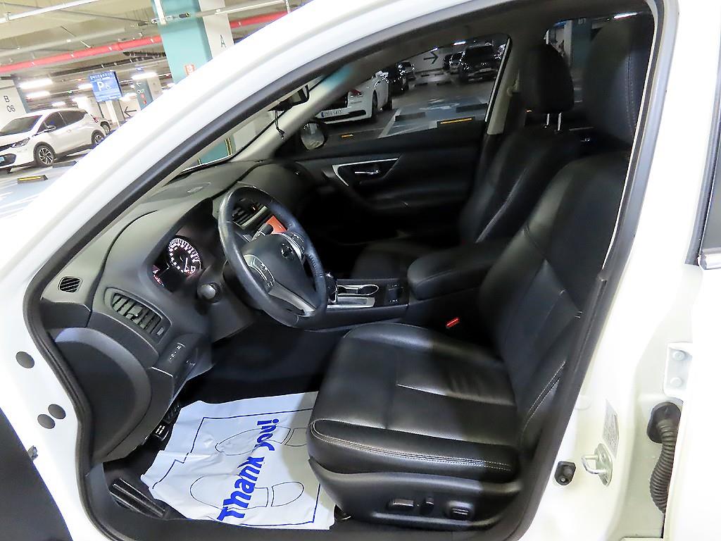 Nissan Altima - Vista 6