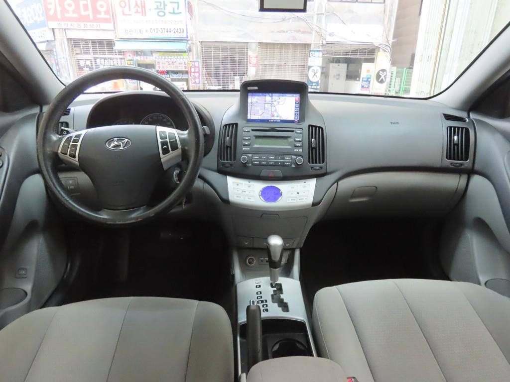 HYUNDAI Avante - Vista 7