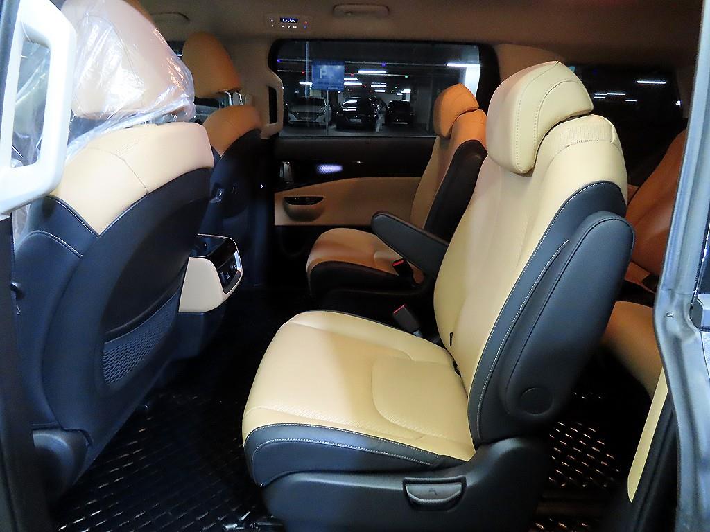 KIA Carnival - Vista 7
