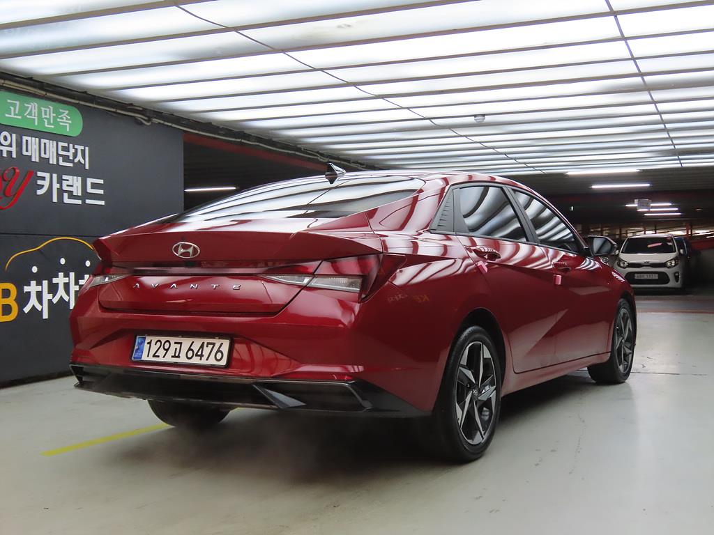 HYUNDAI Avante - Vista 4