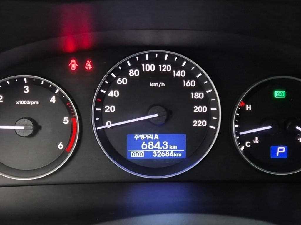 HYUNDAI Starex - Vista 6