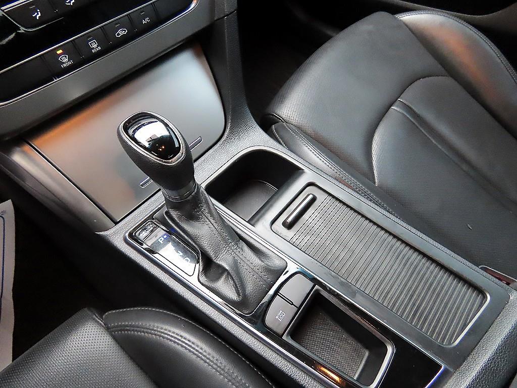 HYUNDAI Sonata - Vista 11