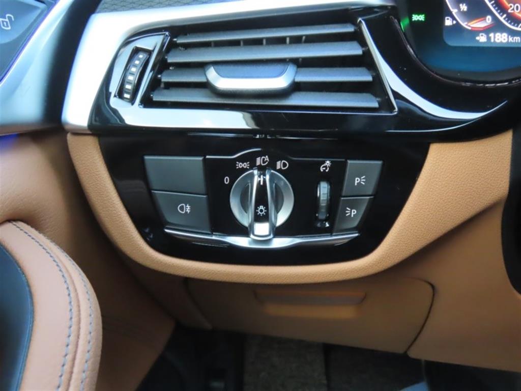 BMW 5 Series 2023 Negro - Importación desde Corea - HF Imports Iquique - Foto 11