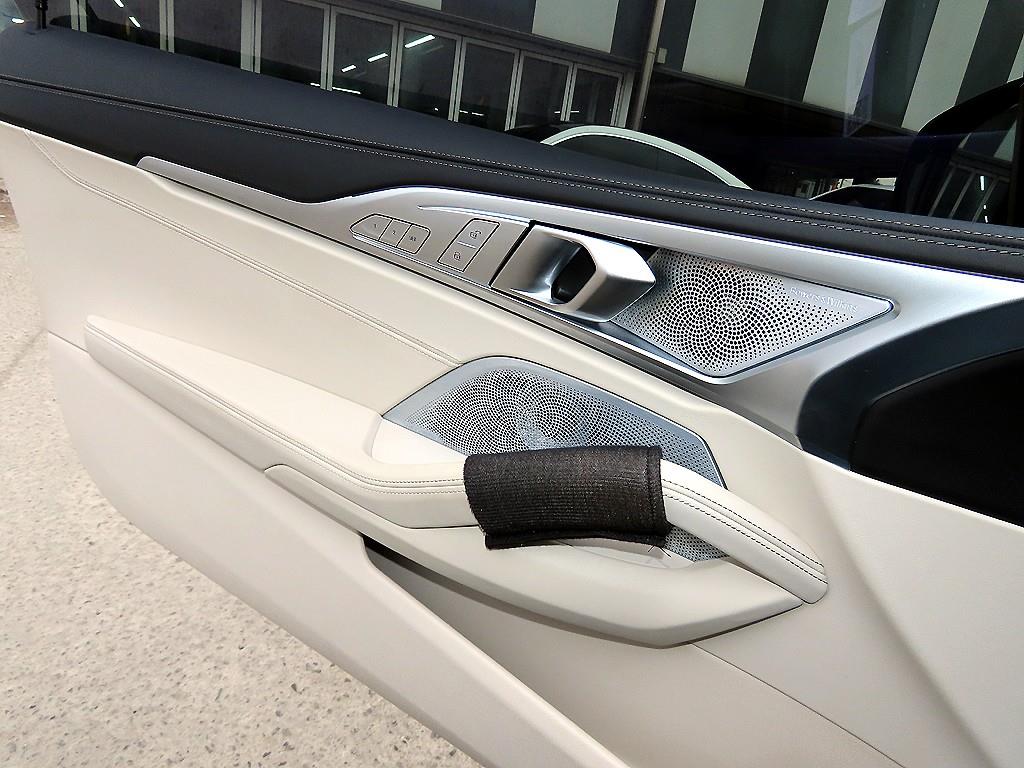 BMW 8 Series - Vista 12