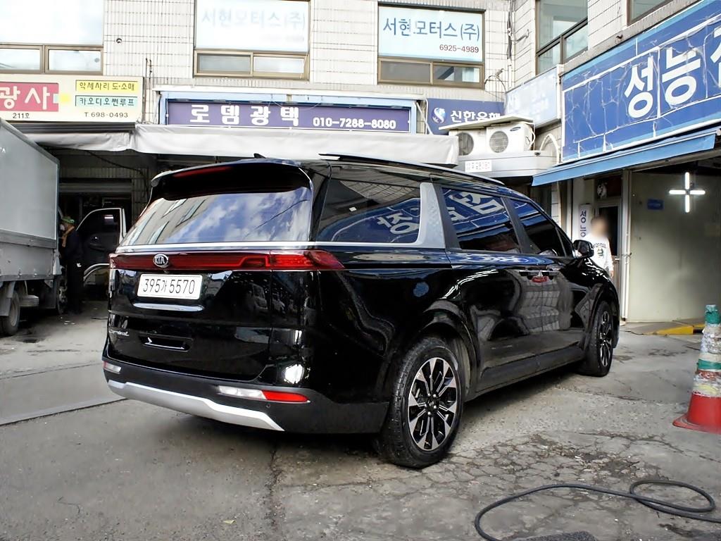 KIA Carnival - Vista 7