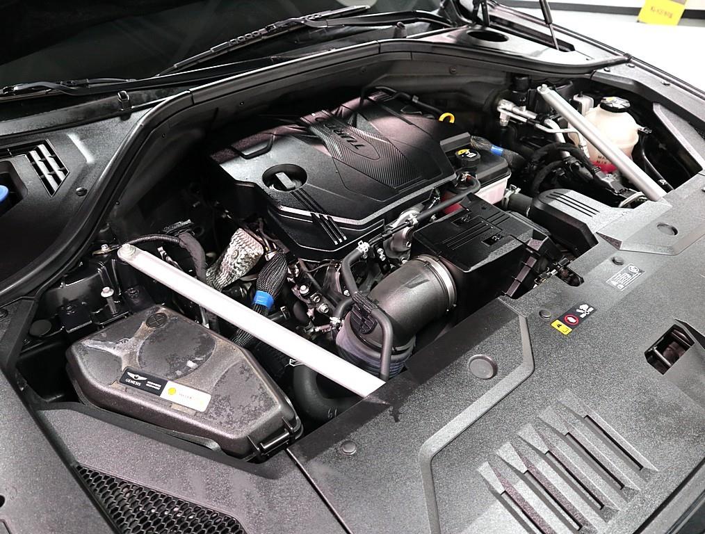 Genesis GV70 - Vista 6