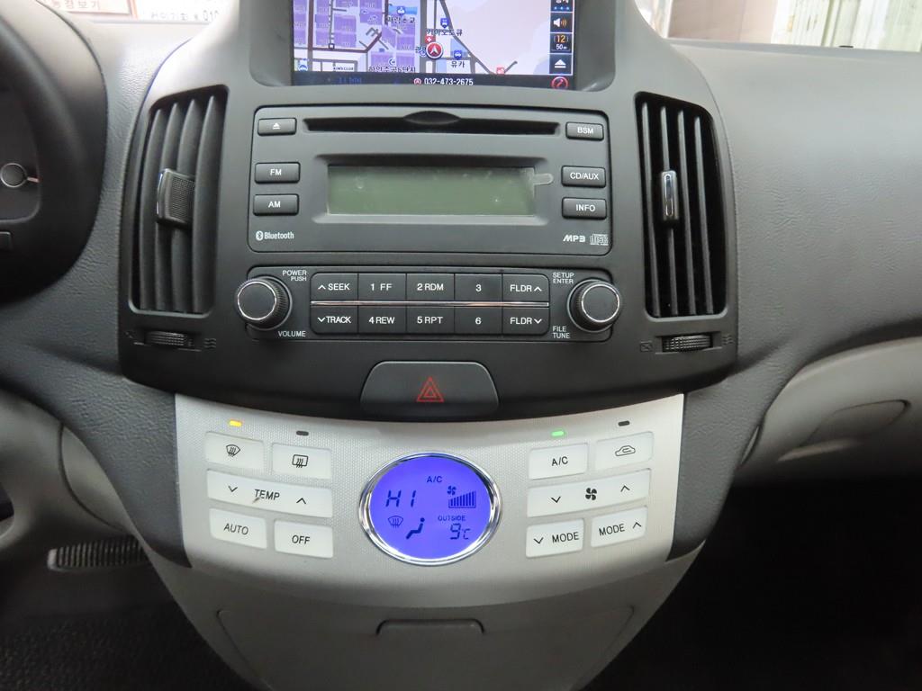 HYUNDAI Avante - Vista 11