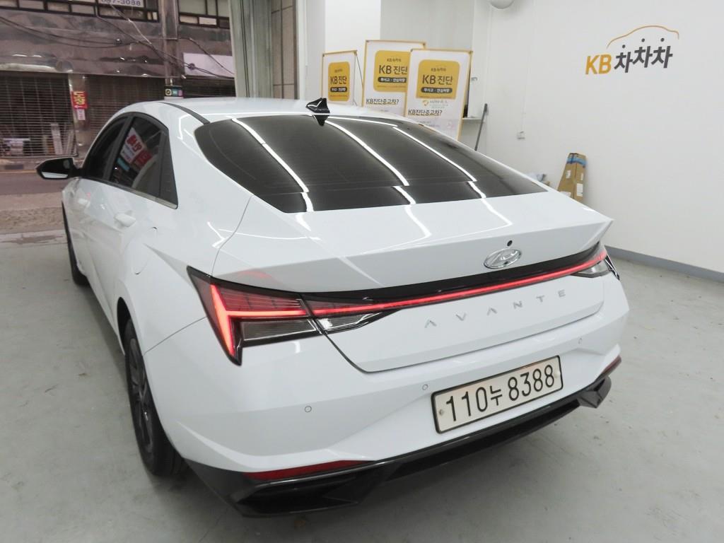 HYUNDAI Avante - Vista 4