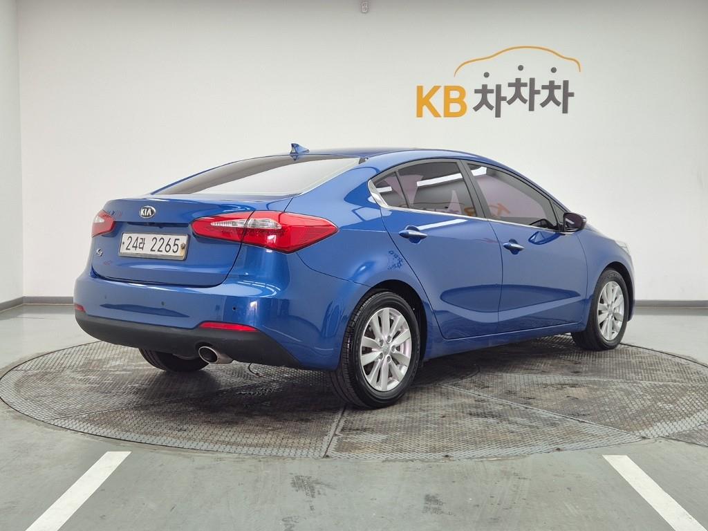 KIA K3 - Vista 4