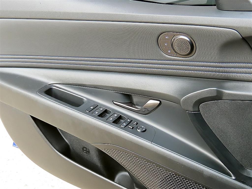 HYUNDAI Avante - Vista 11