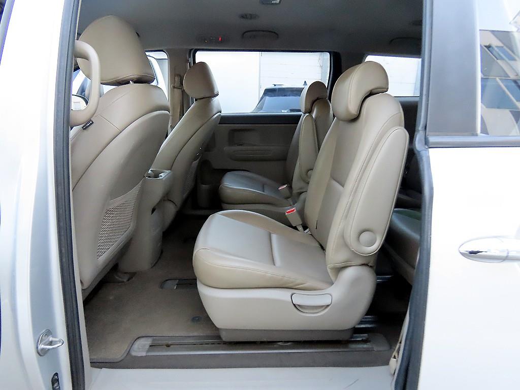 KIA Carnival - Vista 6
