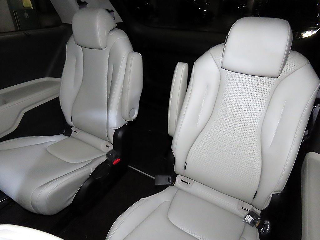 KIA Carnival - Vista 8