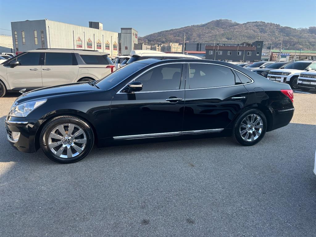 HYUNDAI Equus - Vista 6