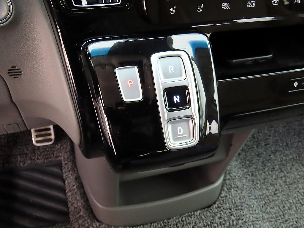 HYUNDAI Staria - Vista 10