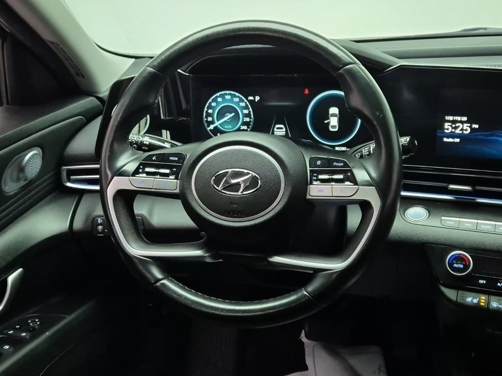 HYUNDAI Avante - Vista 9