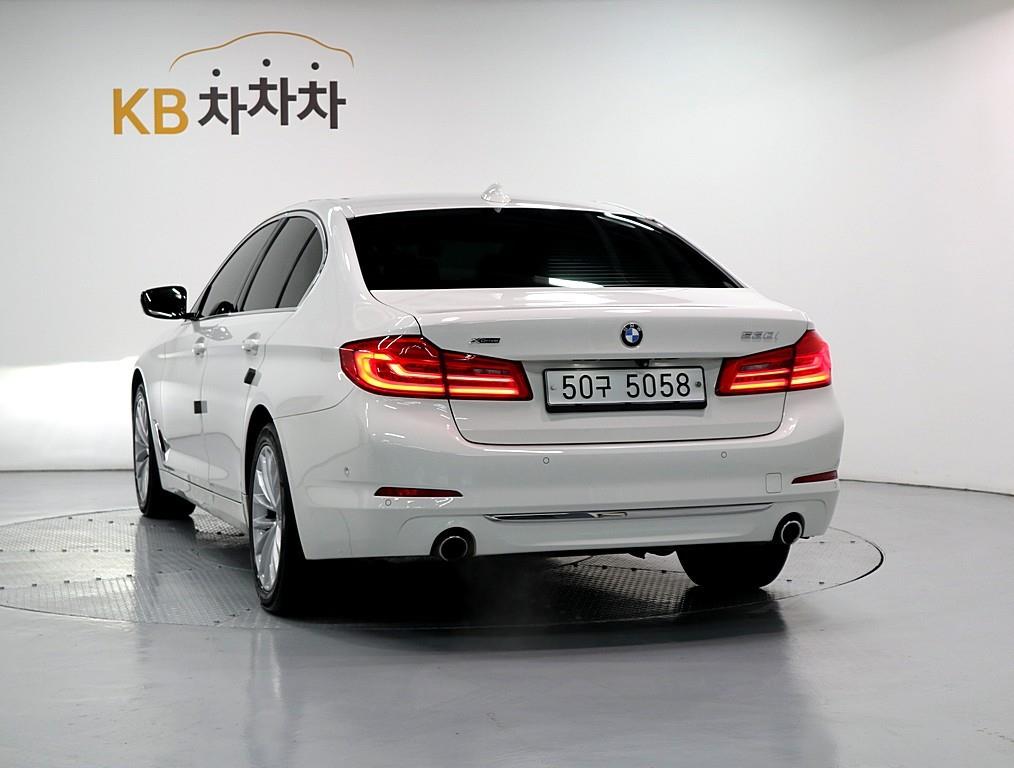 BMW 5 Series - Vista 4