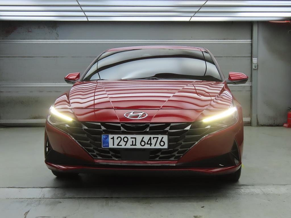 HYUNDAI Avante - Vista 2
