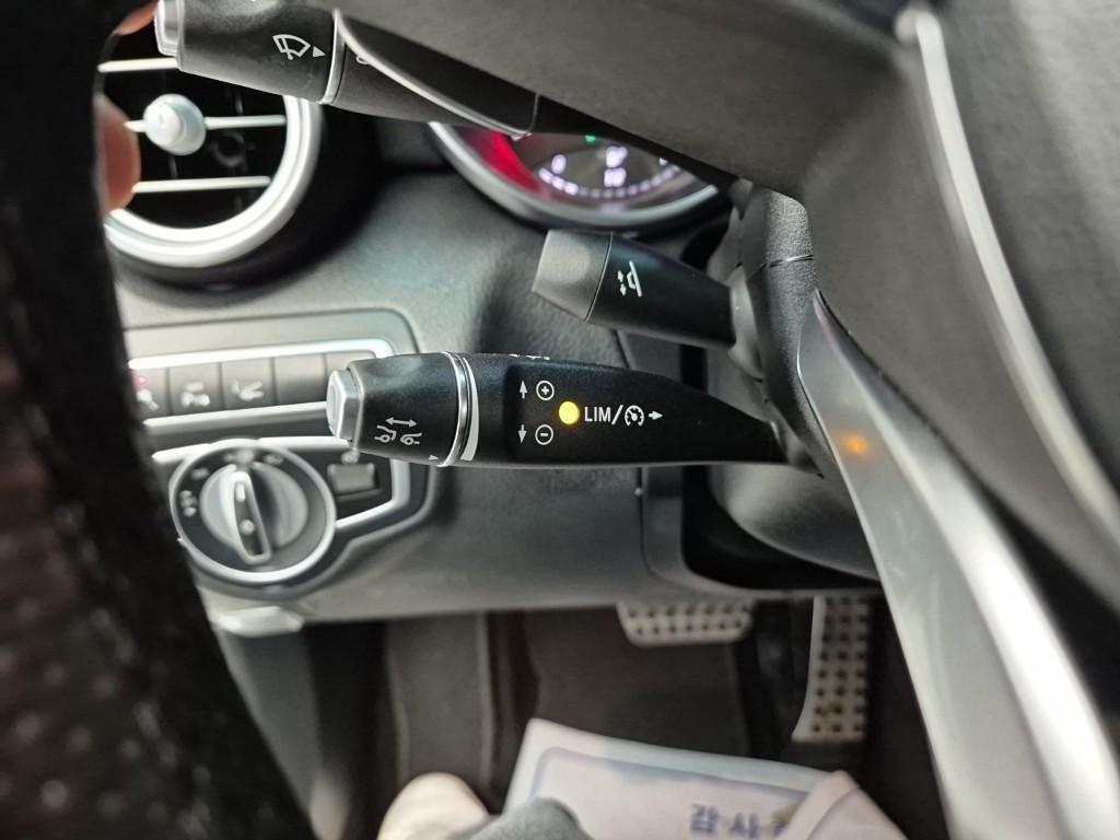 Mercedes Benz C Class 2018 Blanco - Importación desde Corea - HF Imports Iquique - Foto 16