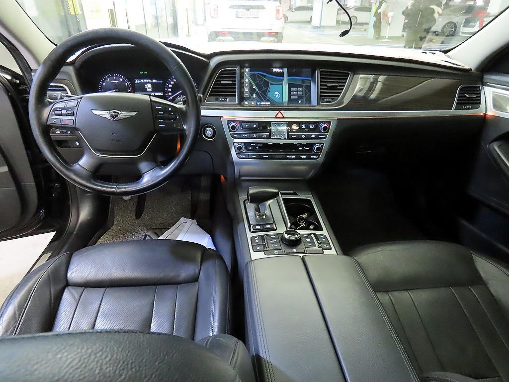 Genesis G80 - Vista 10