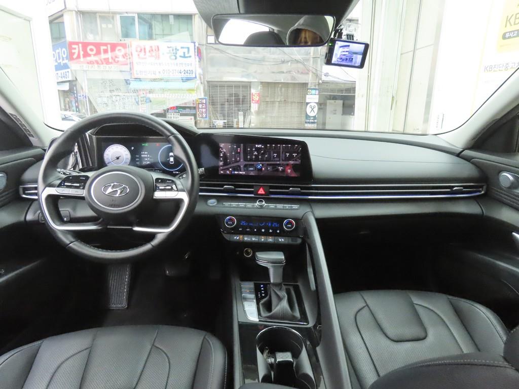 HYUNDAI Avante - Vista 7