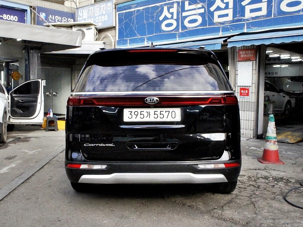 KIA Carnival - Vista 5