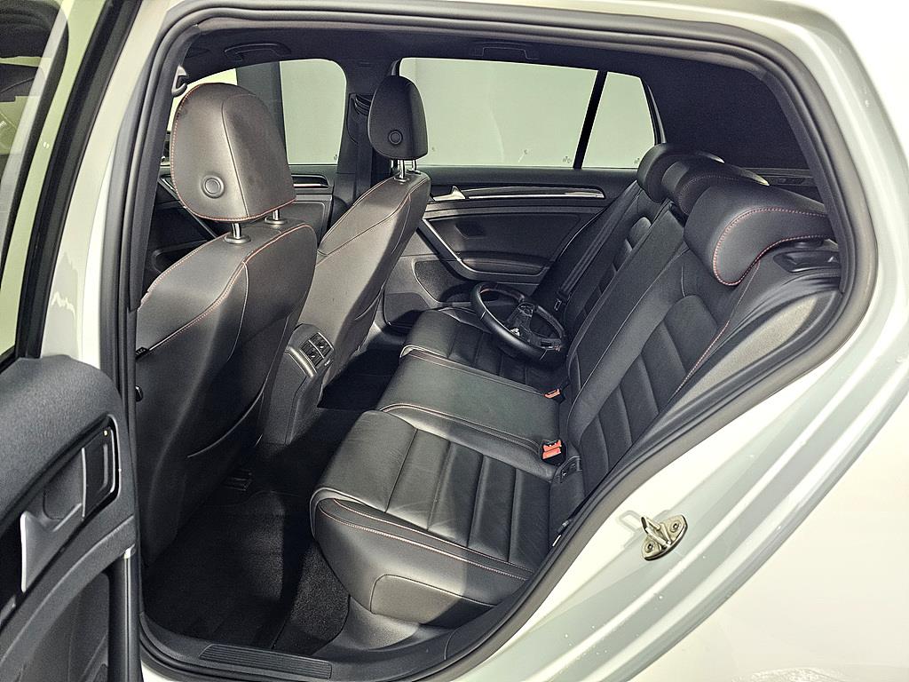 Volkswagen Golf - Vista 9