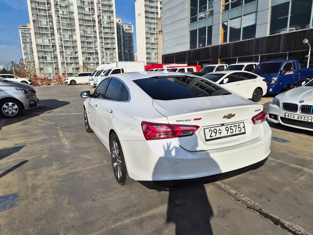 Chevrolet Malibu - Vista 3