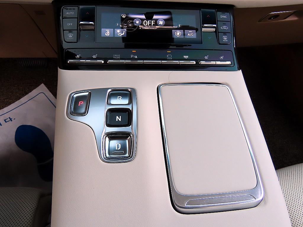 HYUNDAI Grandeur - Vista 10