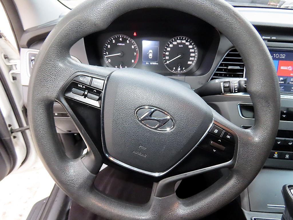 HYUNDAI Sonata - Vista 8