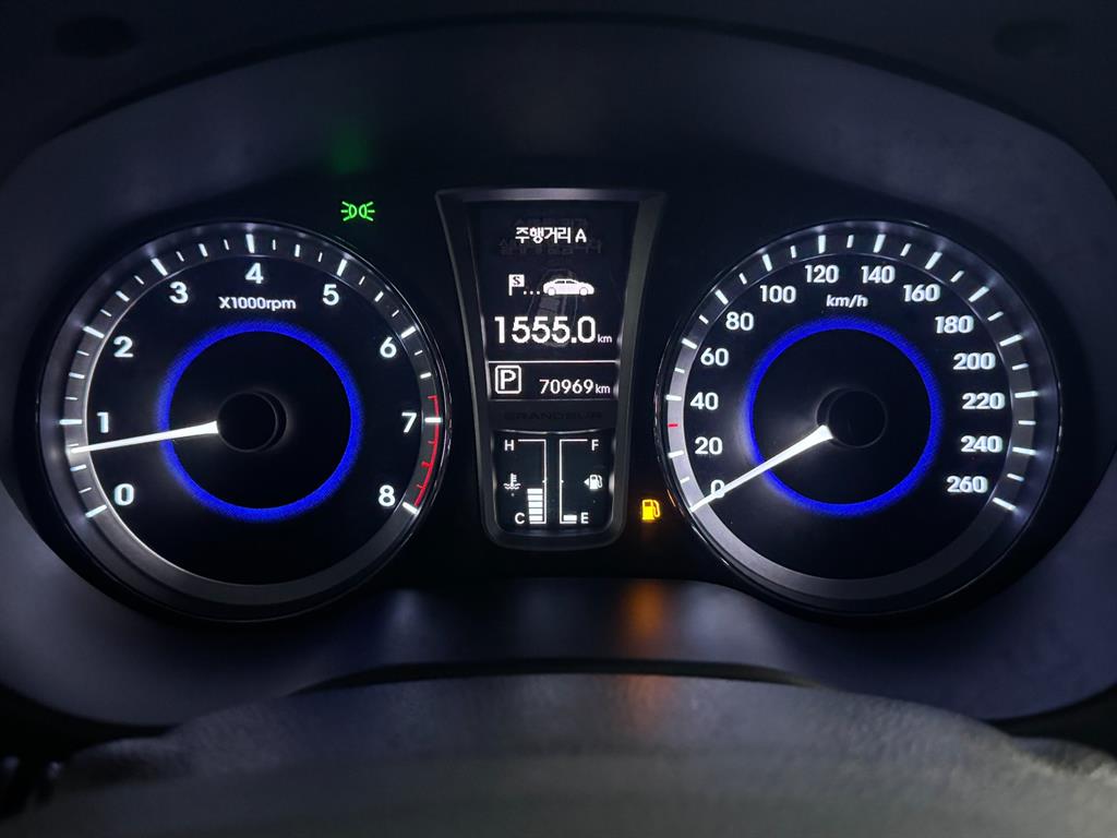 HYUNDAI Grandeur - Vista 8